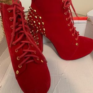 DREAM PAIRS REDw/ GOLD SPIKES &.STUDS, SZ 7 NWOT